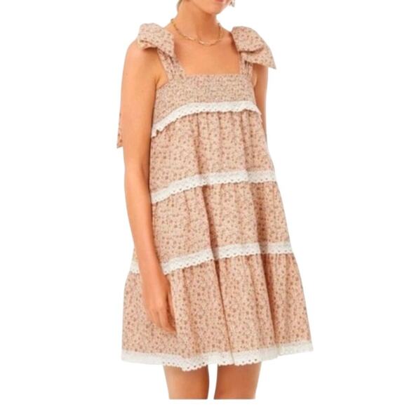 HYACINTH HOUSE Dresses & Skirts - Hyacinth House Tuckernuck Floral Bow Tellie Tiered Lace Smocked Dress Sz XL